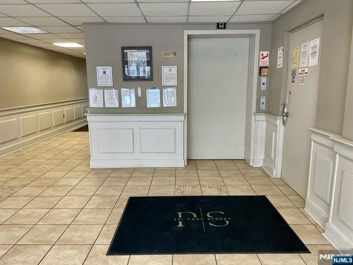 Property Photo:  281 Park Street 1A  NJ 07601 