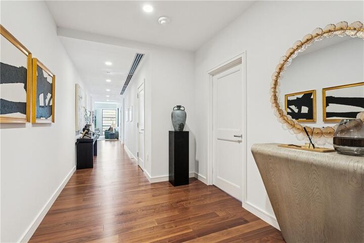 Property Photo:  2 Canal Street 2303  LA 70130 