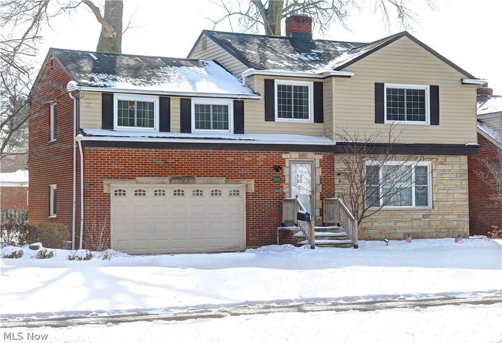 Property Photo: 15801 Edgecliff Avenue OH 44111