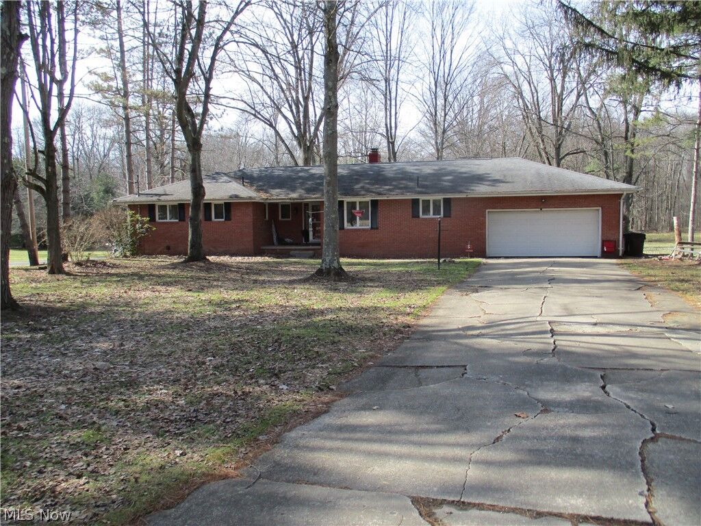 Property Photo:  256 Warner Road  OH 44425 