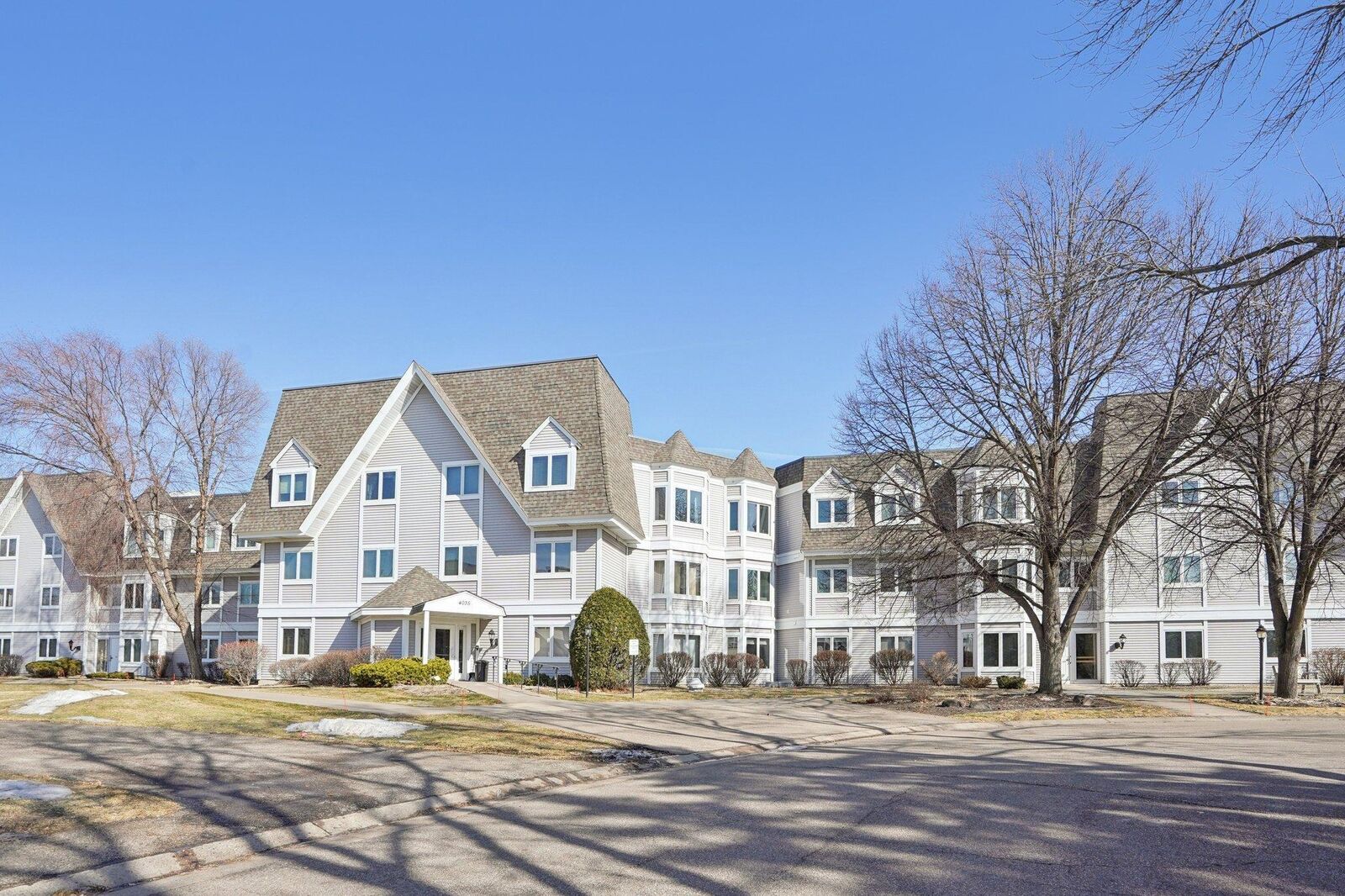 Property Photo:  4035 Victoria Street N 212  MN 55126 