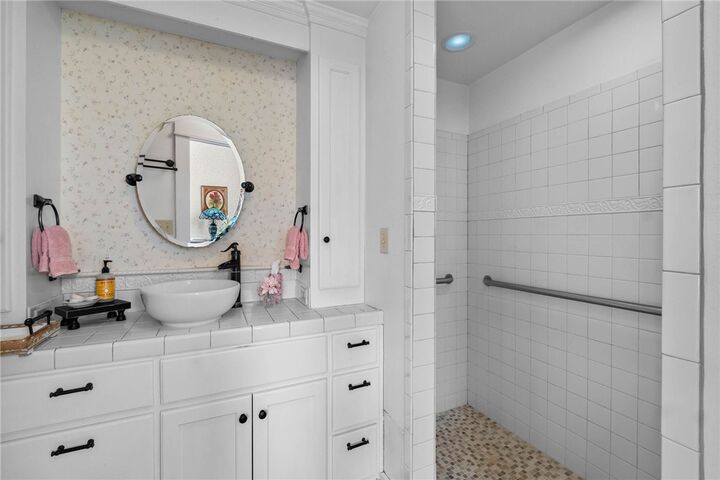 Property Photo:  102 W Bush Street  AR 72753 