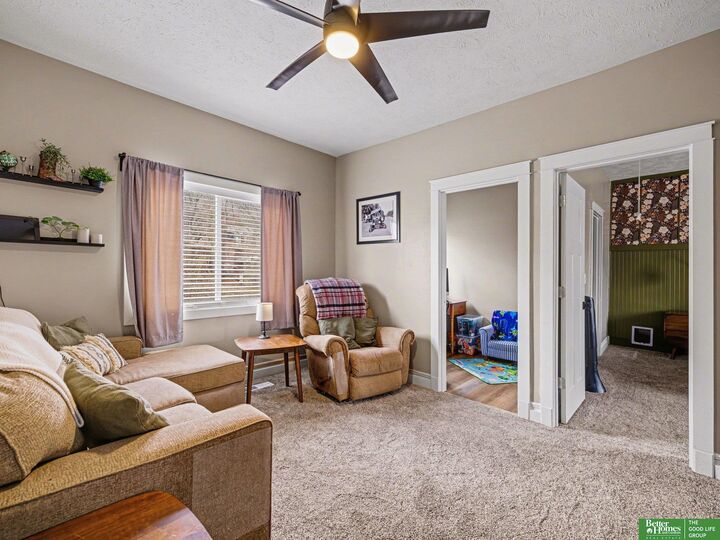 Property Photo: 420 2nd Rue NE 68410