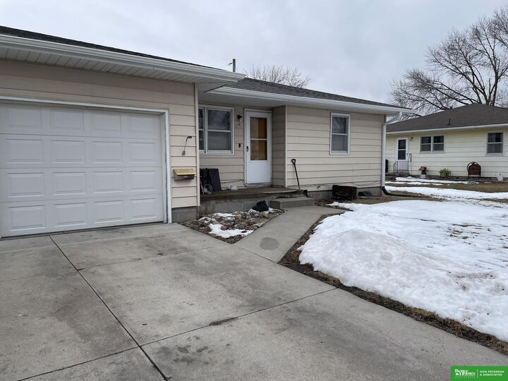 Property Photo:  2061-2069 E 22nd Street  NE 68025 