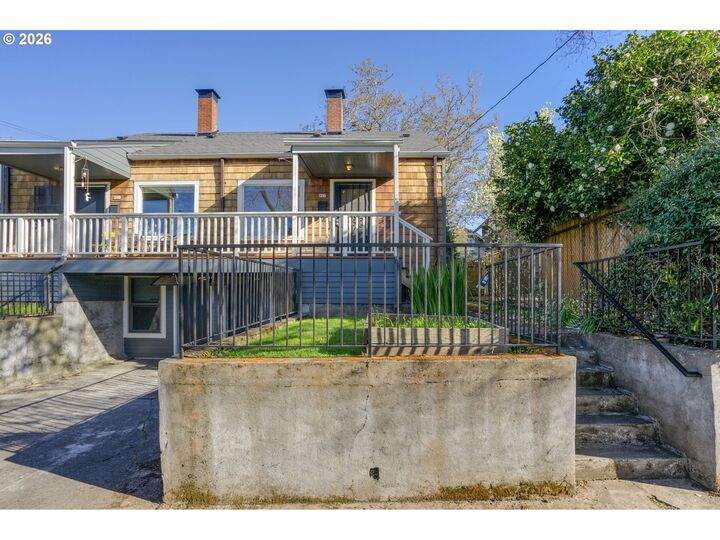 Property Photo:  921/927 NE Prescott St  OR 97211 