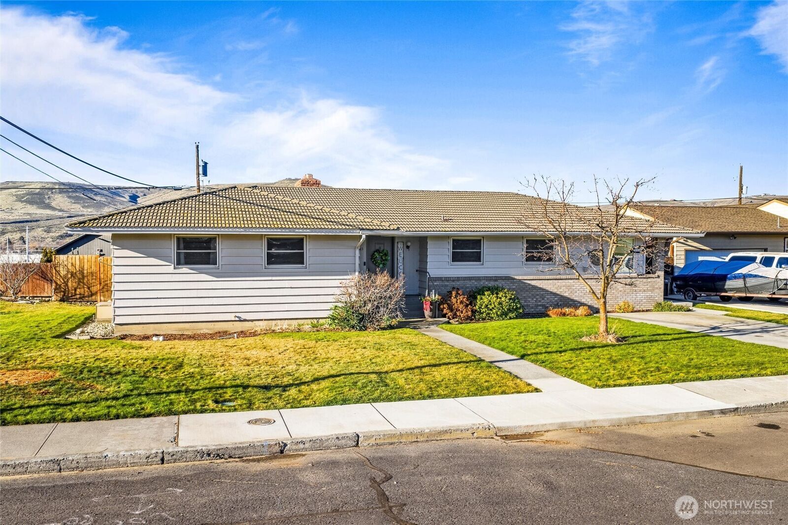 Property Photo:  43  Crest Drive  WA 98823 