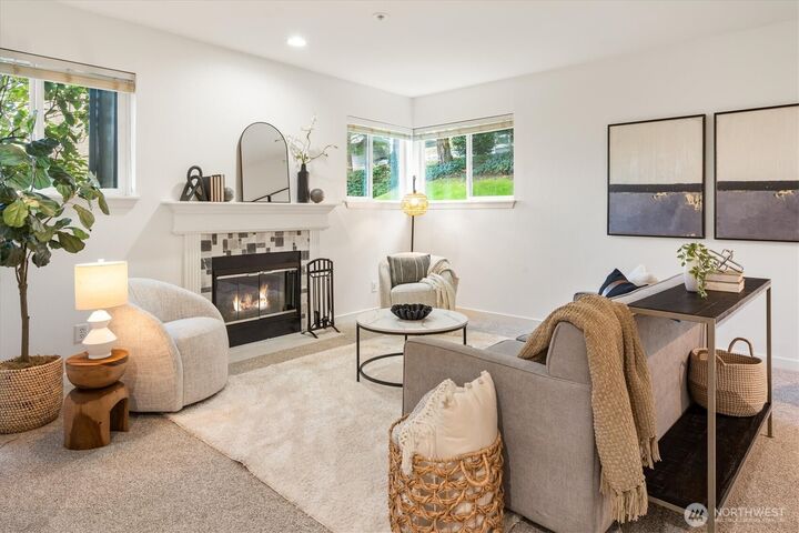 Property Photo:  3915  243rd Pl  SE K101  WA 98021 