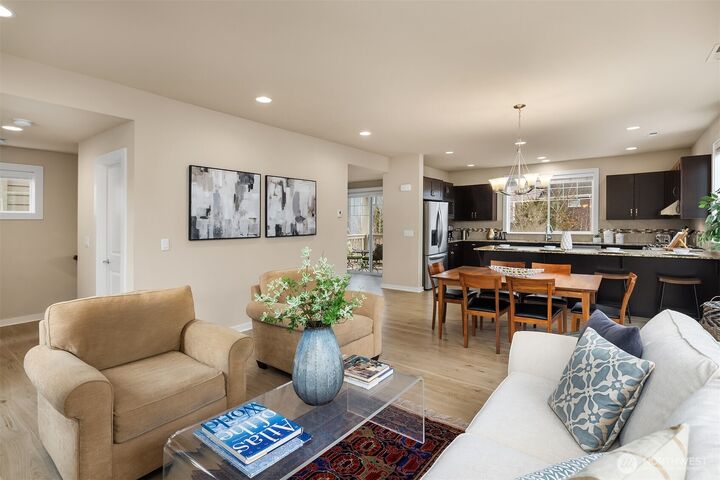 Property Photo: 849 Third Avenue NE WA 98029