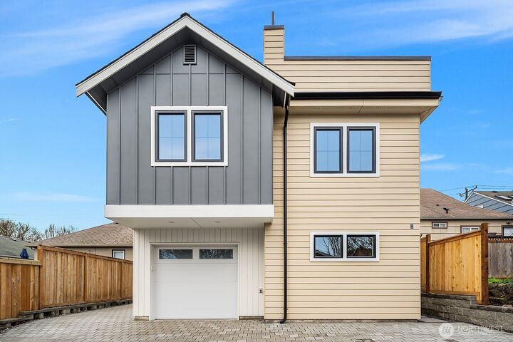 Property Photo:  5026  35th Avenue NE  WA 98105 