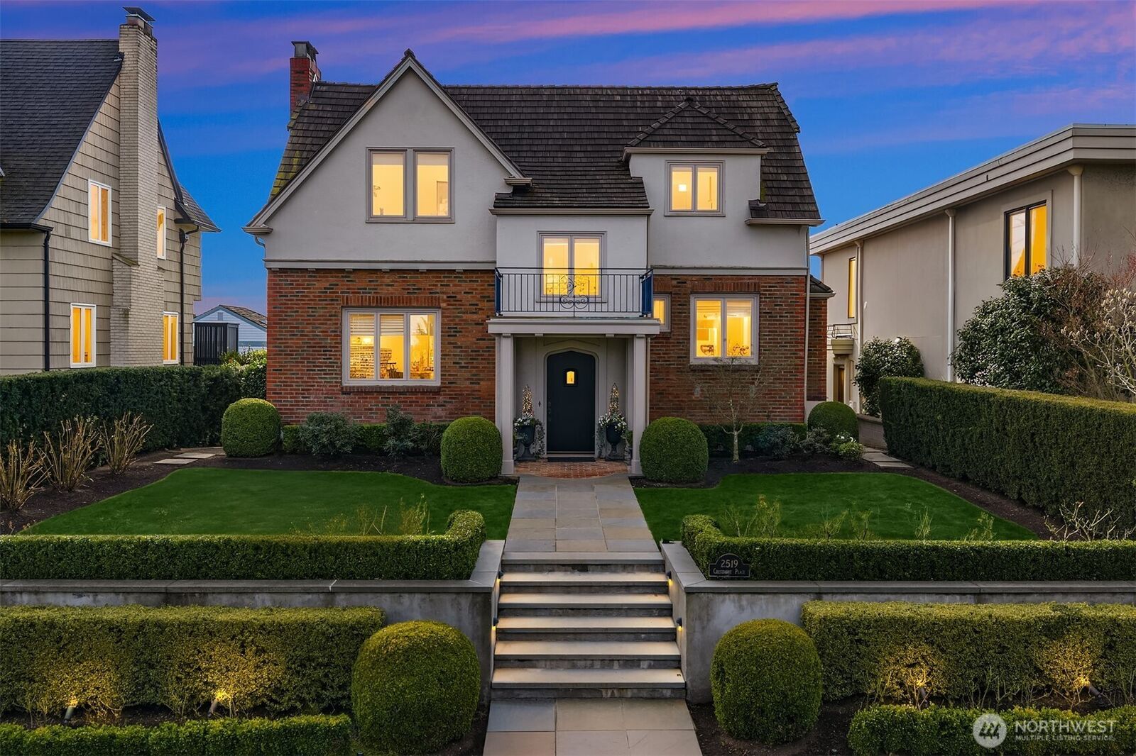 Property Photo:  2519  Crestmont Place W  WA 98199 