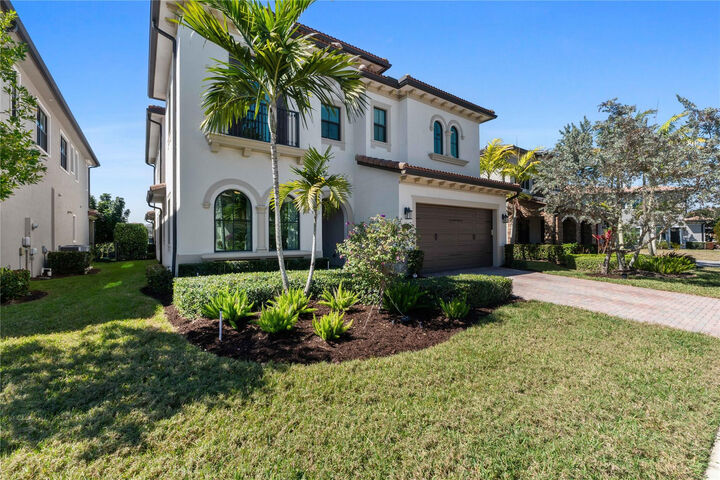Property Photo: 11520 Horizon Road FL 33076