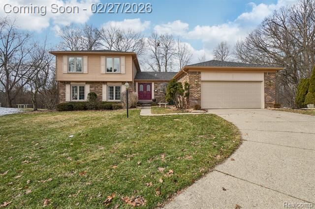 Property Photo: 42845 Inverness Court MI 48168