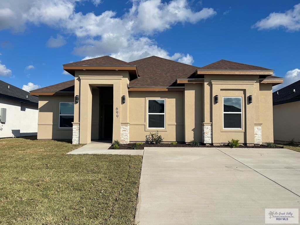 Property Photo:  699 Foster Ln  TX 78521 