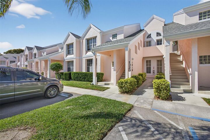 Property Photo:  101 Muirfield Ct 101D  FL 33458 