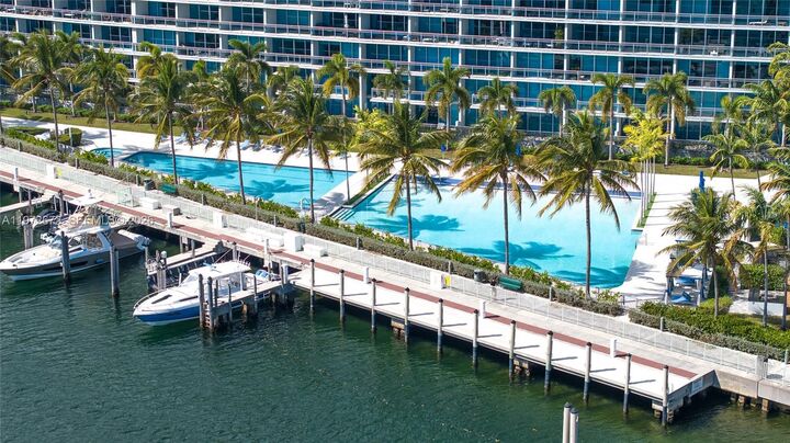 Property Photo:  2950 NE 188th St 534  FL 33180 