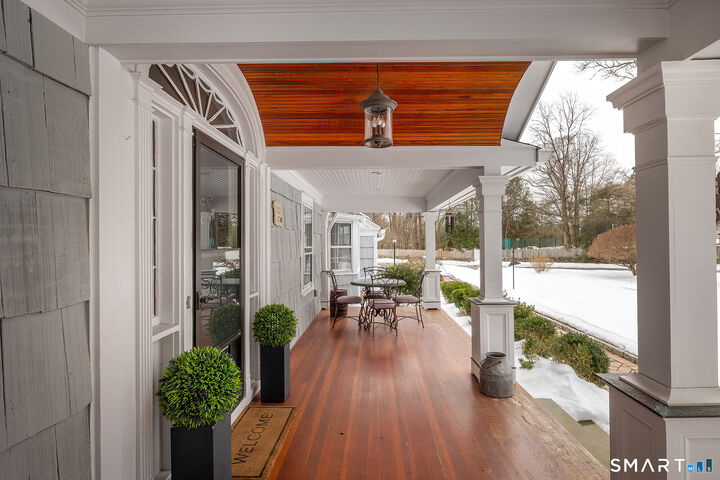 Property Photo:  6 Downe Lane  CT 06897 