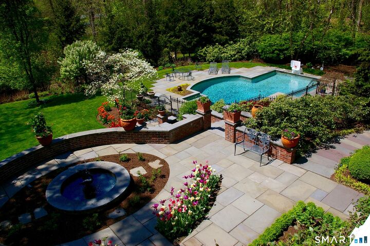 Property Photo:  24 Clearview Lane  CT 06840 