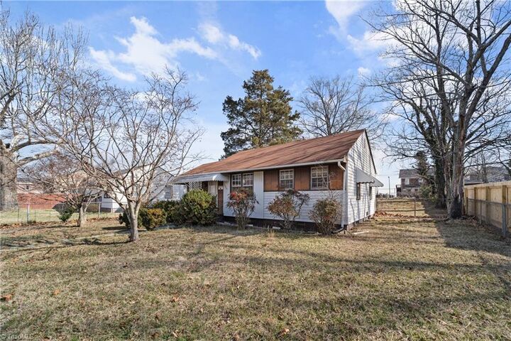 Property Photo: 3029 Bon Air Avenue NC 27105