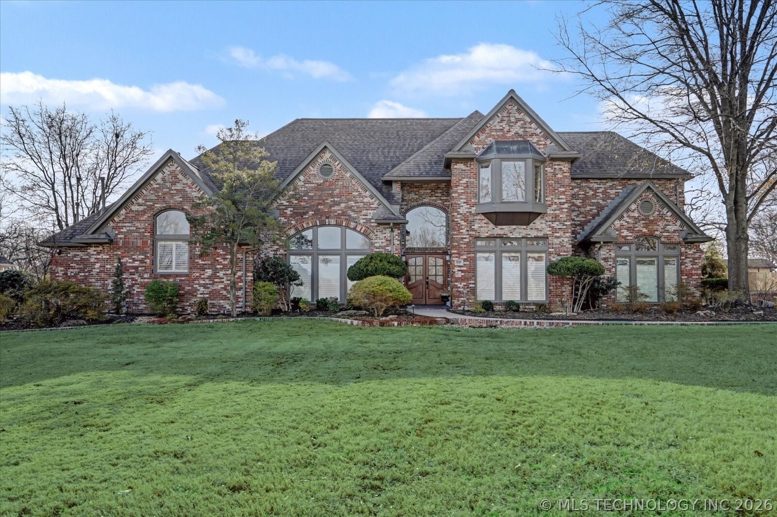 Property Photo:  817 Countrywood Way  OK 74066 