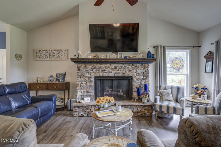 Property Photo:  133 Ug Buckles Road  TN 37643 