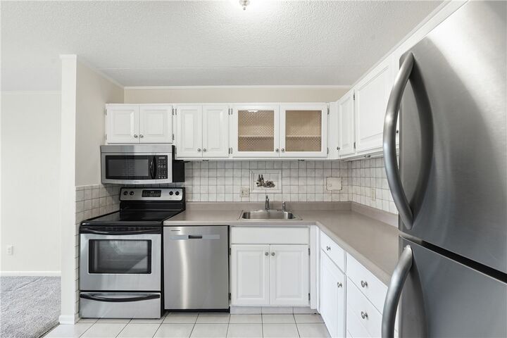 Property Photo: 4106 Charlemagne Cir PA 15237