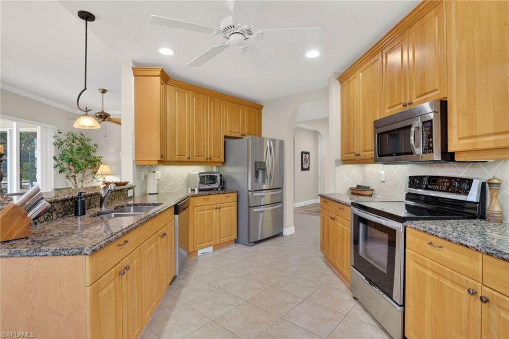 Property Photo:  5581 Berkshire Dr 101  FL 33912 