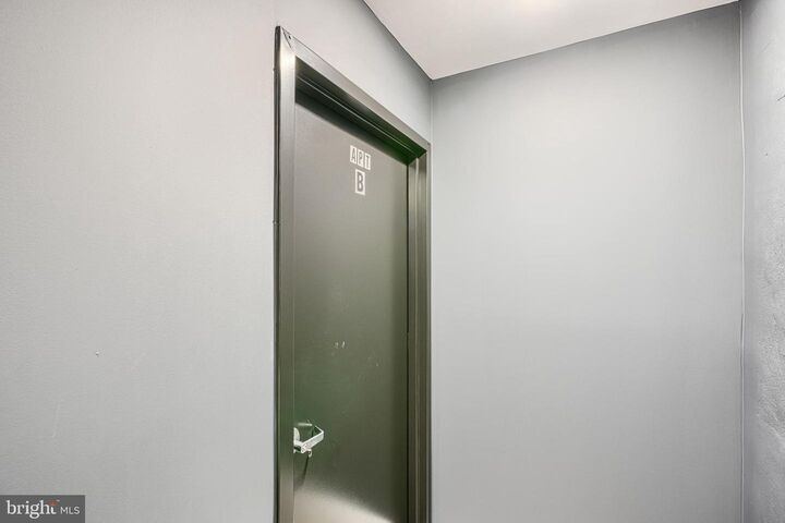 Property Photo:  7 S Carrollton Avenue  MD 21223 