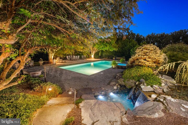 Property Photo:  1205 Towlston Road  VA 22066 