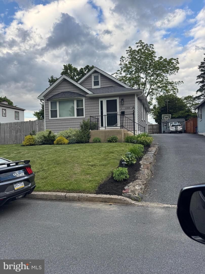 Property Photo:  1005 Woodcliffe Avenue  PA 19063 