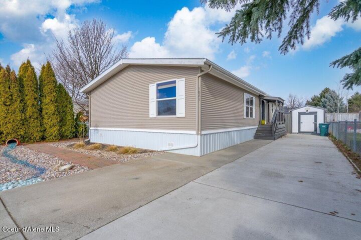 Property Photo: 1865 W Windermere Ave ID 83815