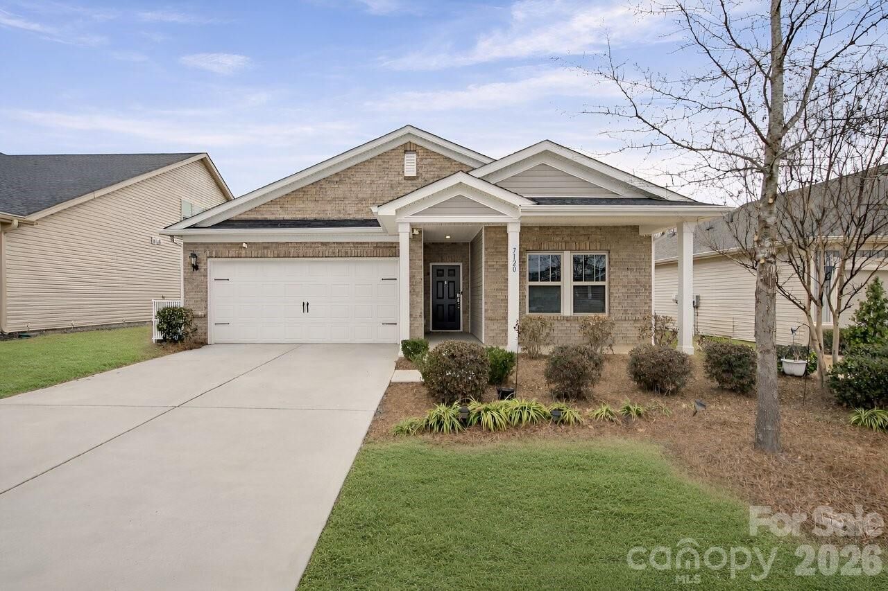 Property Photo:  7120 American Elm Road  NC 28215 