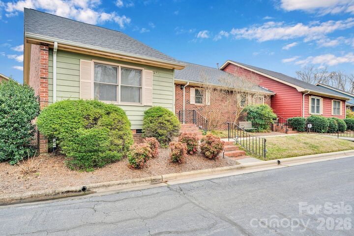 Property Photo:  1300 Larchmont Place 504  NC 28144 