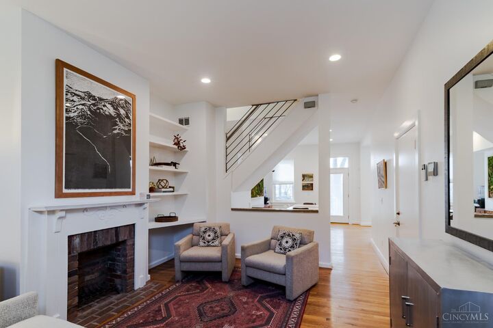 Property Photo:  423 Milton Street  OH 45202 