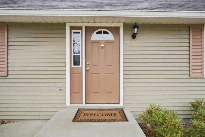 Property Photo: 658 Knoll Drive OH 43023