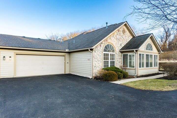 Property Photo:  2103 Valentina Lane  OH 43055 