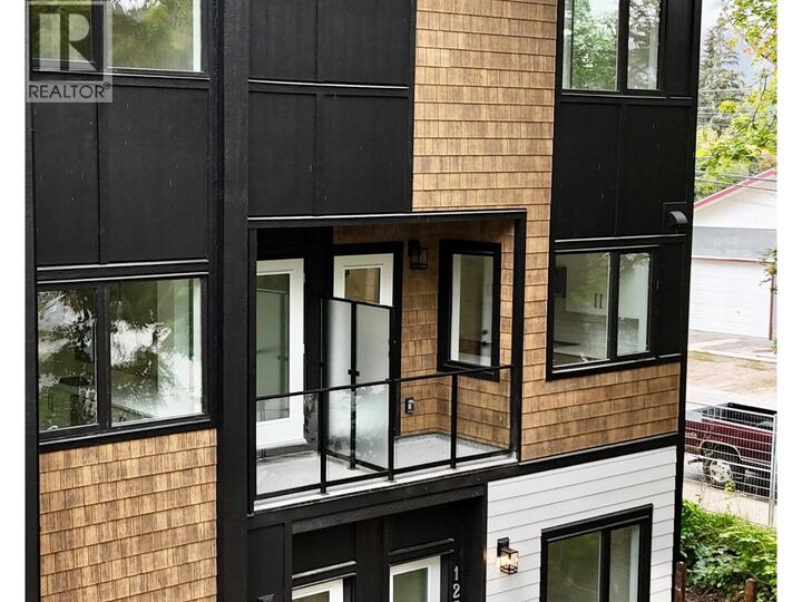 Property Photo: 402 King Street BC V0E 2S0