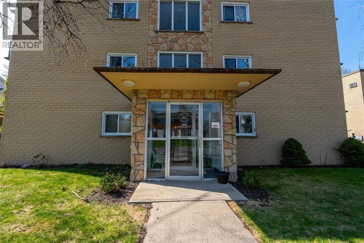 Photo de la propriété: 1075 Brenchley Avenue 106 ON N7S 1R6