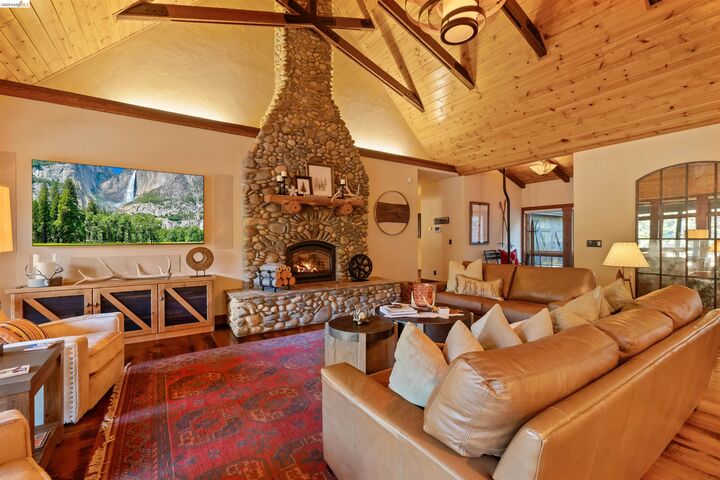 Property Photo: 31631 Old Strawberry Rd CA 95375