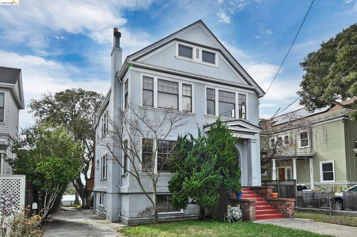 Property Photo: 1822 Clinton Ave CA 94501