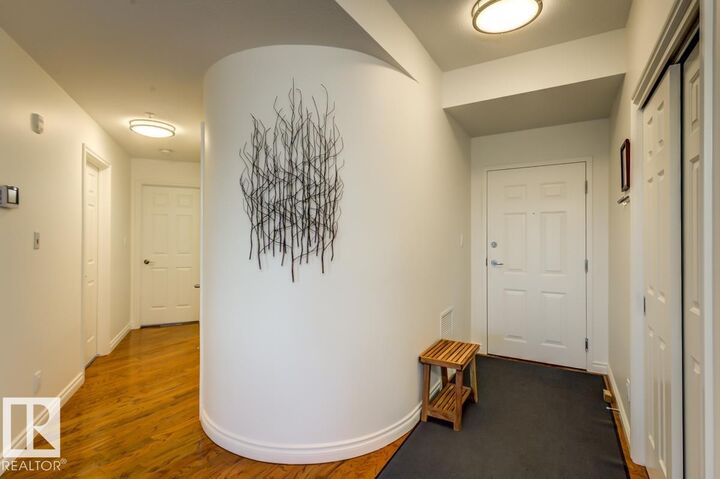 Photo de la propriété: 10108 125 Street NW 604 AB T5N 4B6