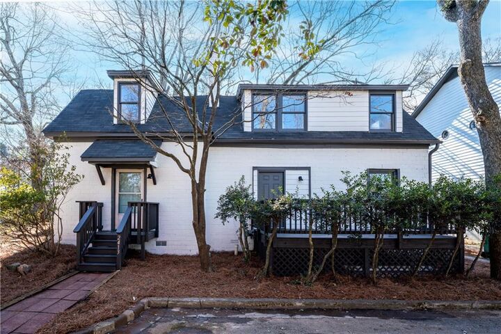 Property Photo: 2413 Charleston Oaks Lane GA 30030