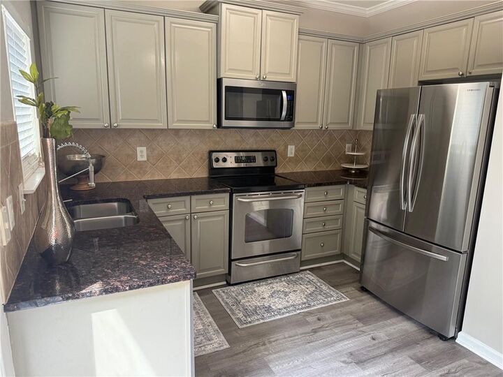 Property Photo: 1137 Liberty Parkway NW GA 30318