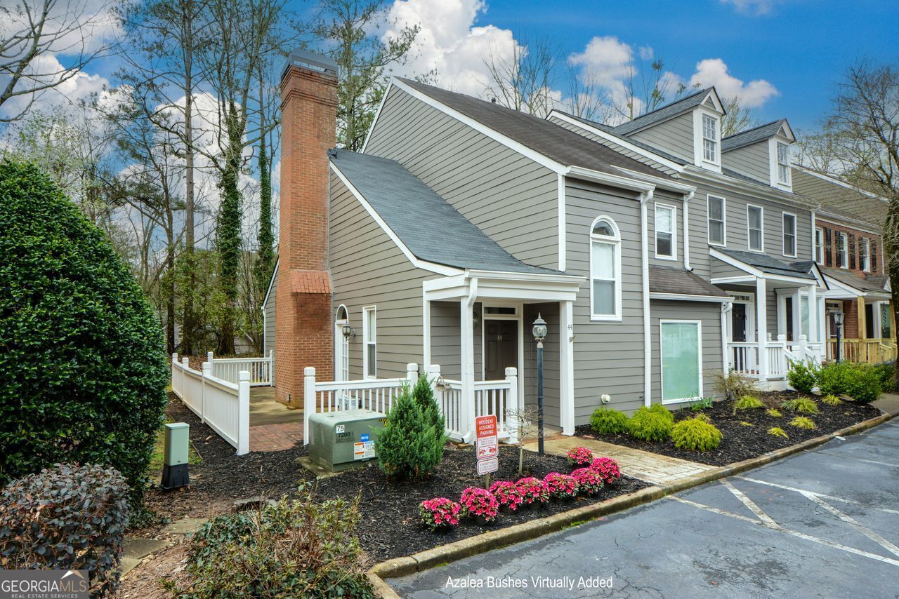 Property Photo:  44 Nesbit Place 44  GA 30022 