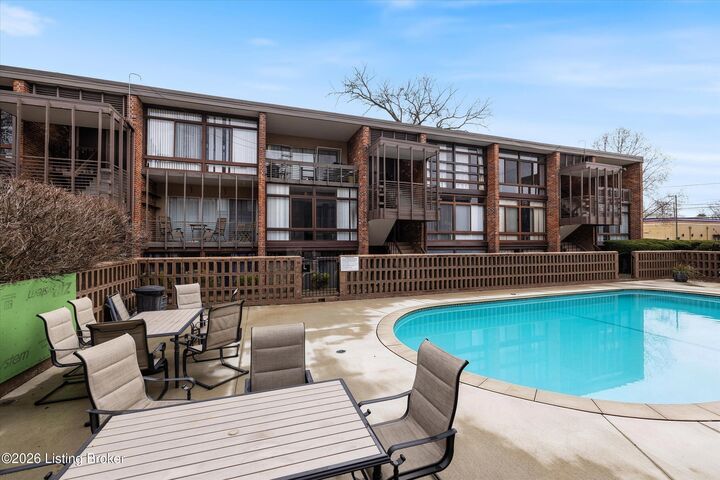 Property Photo:  1040 Cherokee Rd E4  KY 40204 