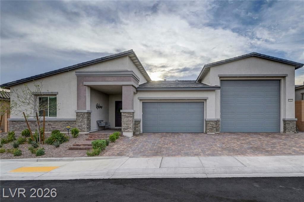 Property Photo:  6313 Echo Landing Street  NV 89166 