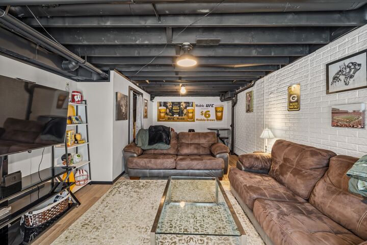 Property Photo: 6873 Sharon Drive IA 50322