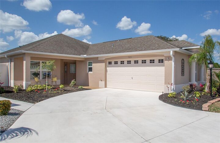 Property Photo:  9041 SE 166th Kathy Loop  FL 32162 