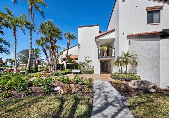 Property Photo:  2055 Gulf Of Mexico Drive G2-102  FL 34228 