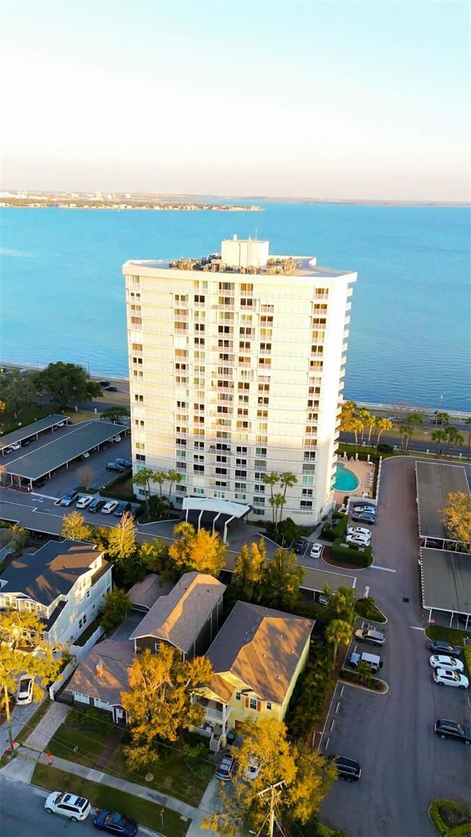 Property Photo:  2611 Bayshore Boulevard 1805  FL 33629 