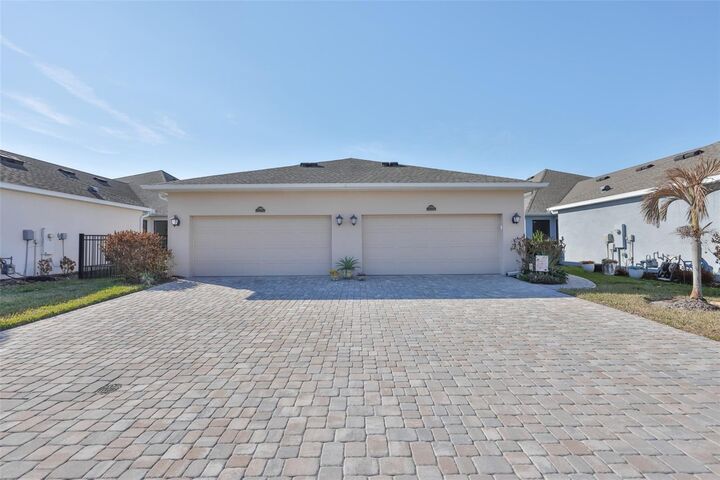 Property Photo:  13908 Kingfisher Glen Drive  FL 33547 